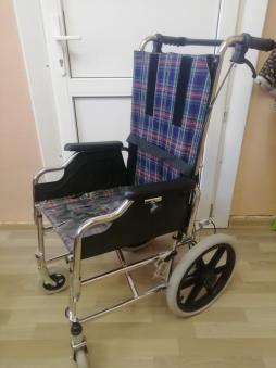 Для передвижения по учреждению предусмотрено инвалидное кресло-коляска.